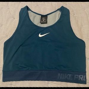 Nike Crop Top